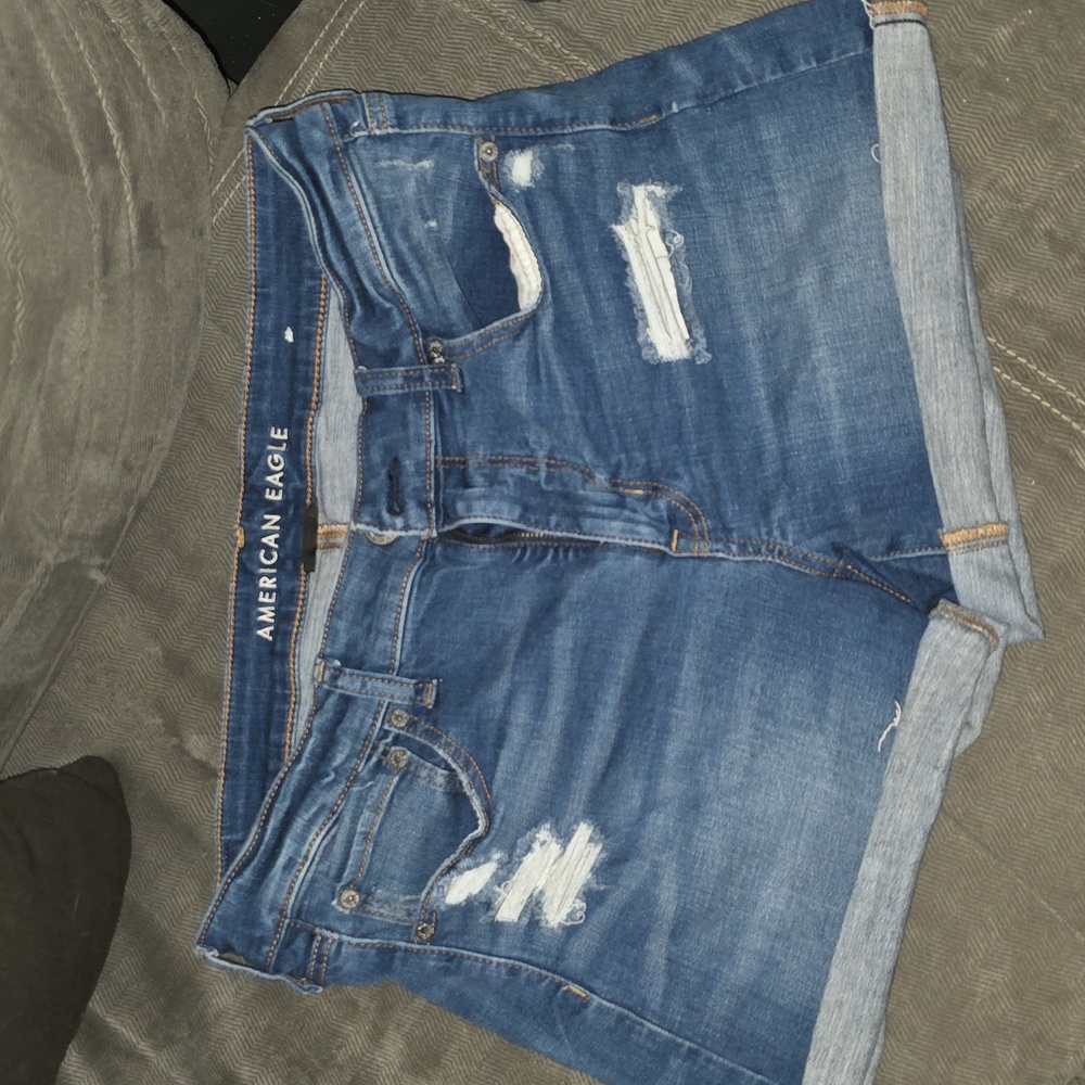 American Eagle Outfitters-Super Stretch Distressed Jean Shorts SZ 14